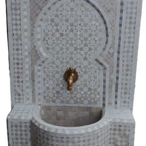 Fontaine murale en zellige marocain ton beige – 126 × 77 cm