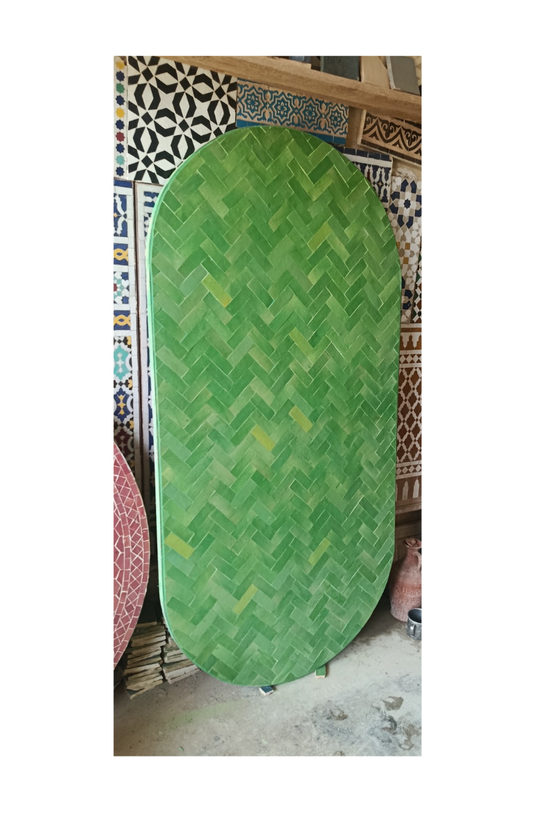 Table ovale en zellige vert – Artisanat marocain authentique